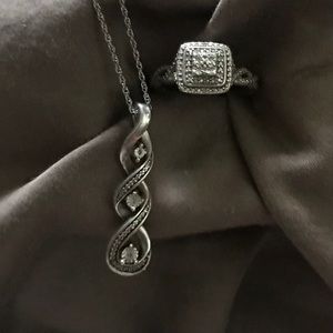 Diamond 💍 ring and necklace